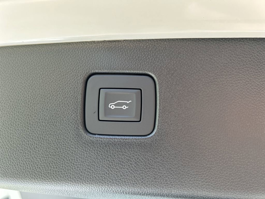 New 2025 Buick Envista Avenir image 12