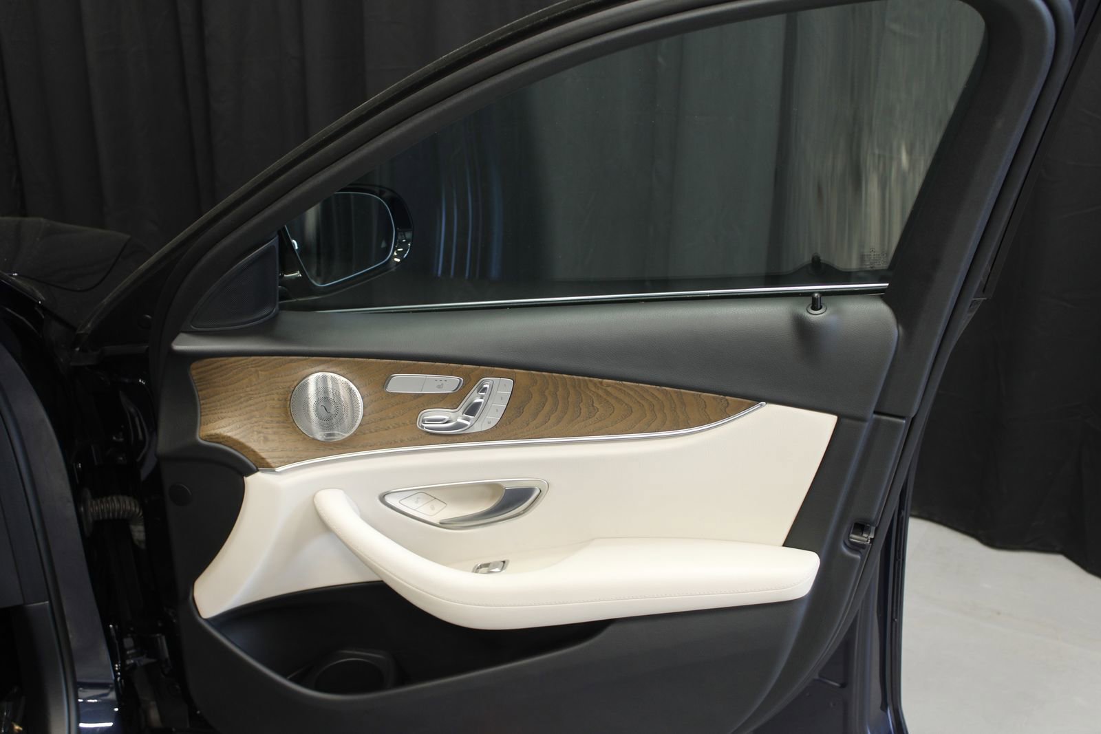 Used 2022 Mercedes-Benz E 350 4MATIC Sedan image 24