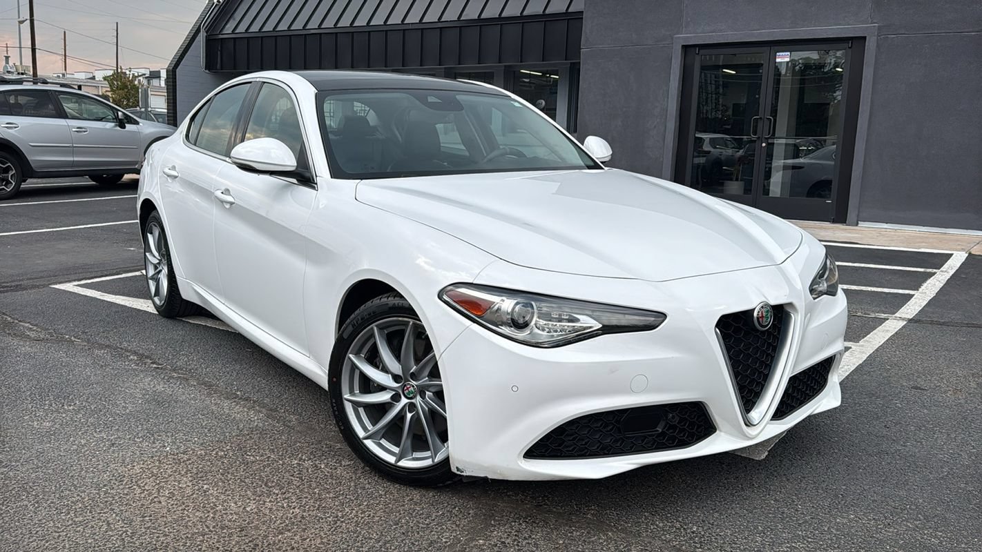 Used 2018 Alfa Romeo Giulia AWD image 1