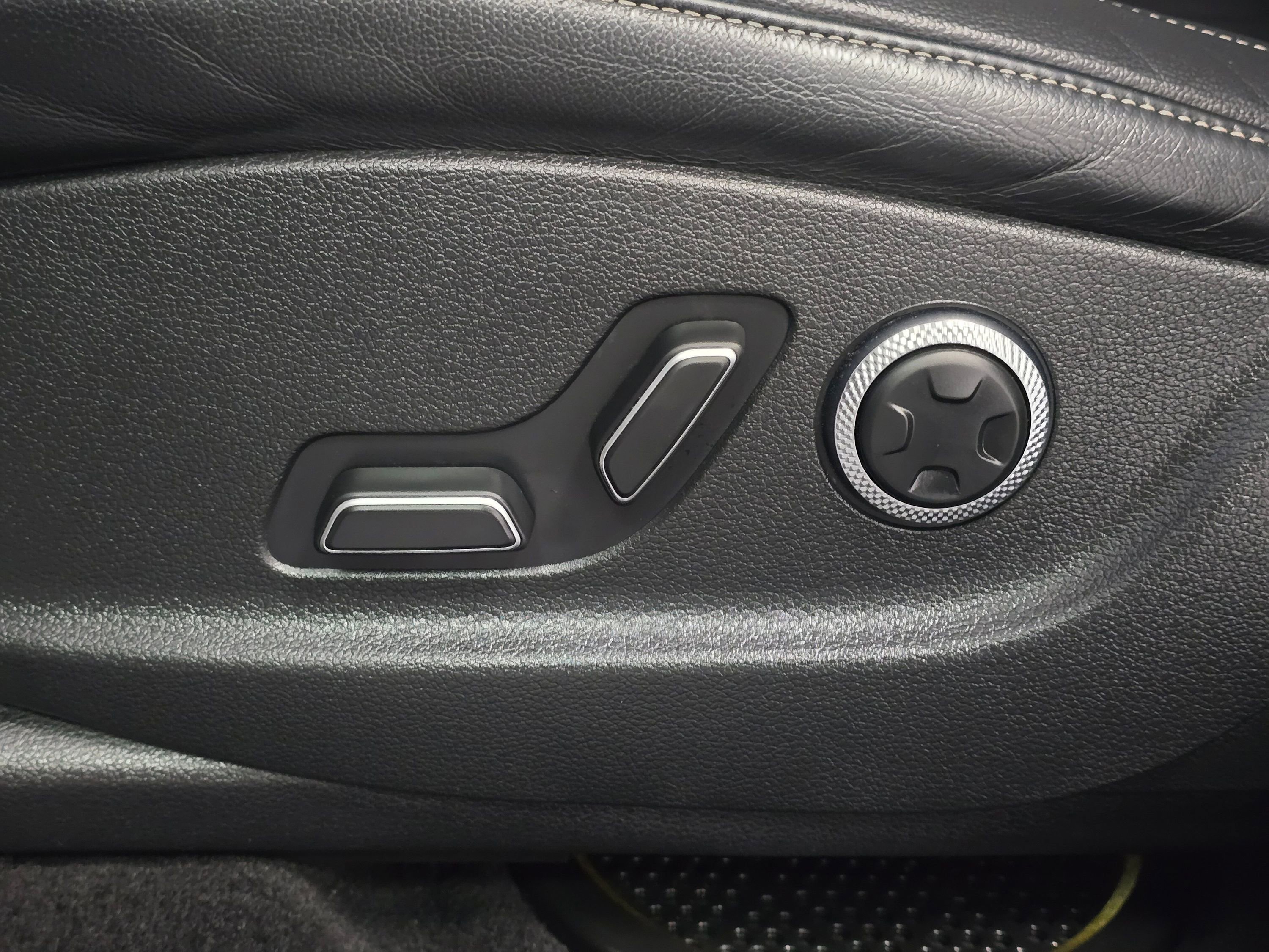 Used 2024 Genesis GV80 2.5T image 37