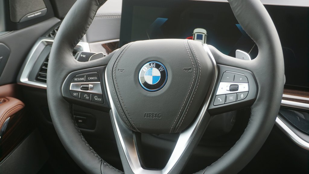 Used 2026 BMW X5 xDrive50e AWD/4WD image 16
