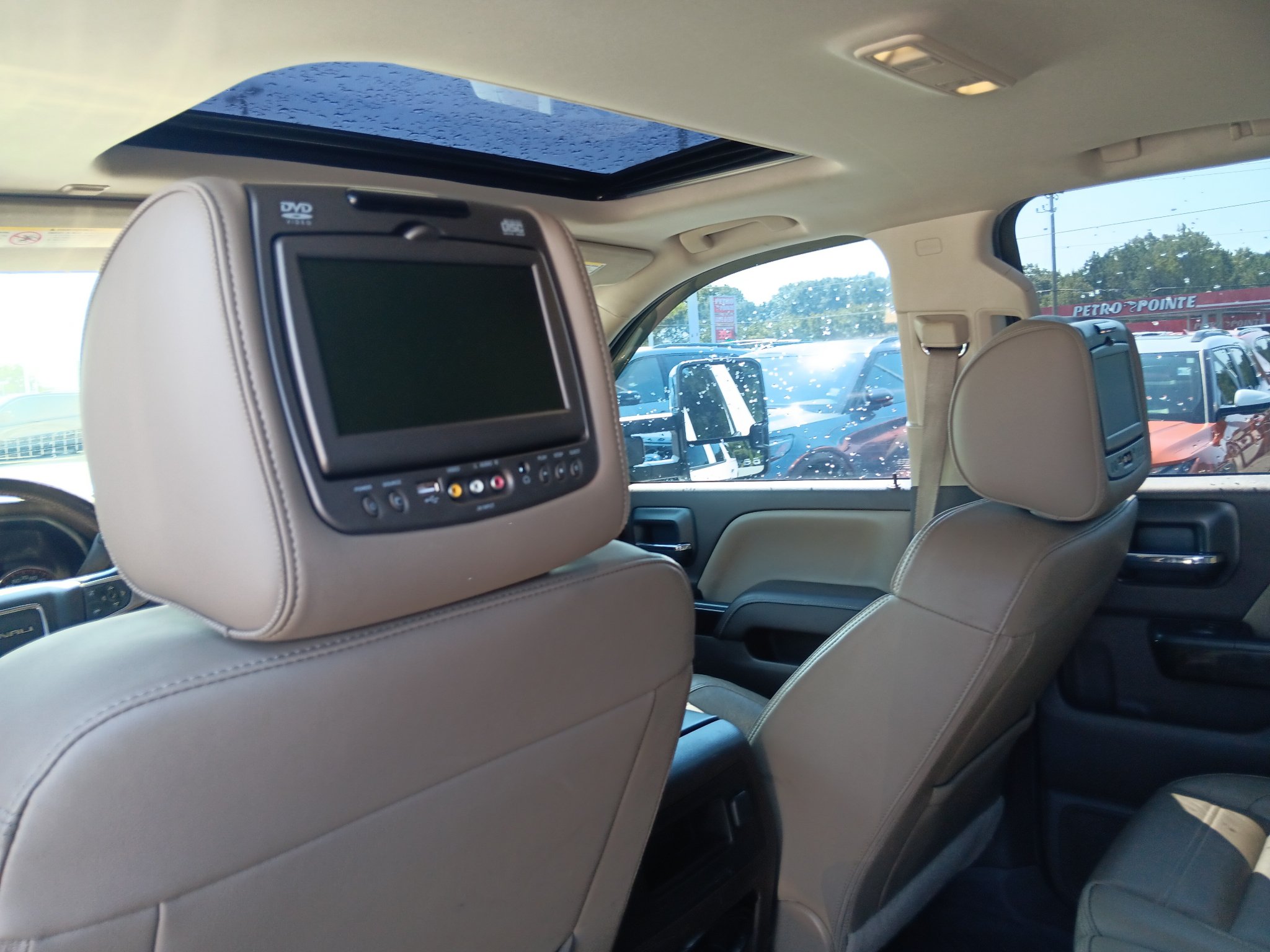 Used 2016 GMC Sierra 2500 Denali w/ Suspension Package, Off-Road AWD/4WD image 19