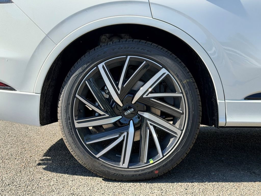 New 2026 Lincoln Aviator Black Label w/ Black Label Special Edition AWD/4WD image 4