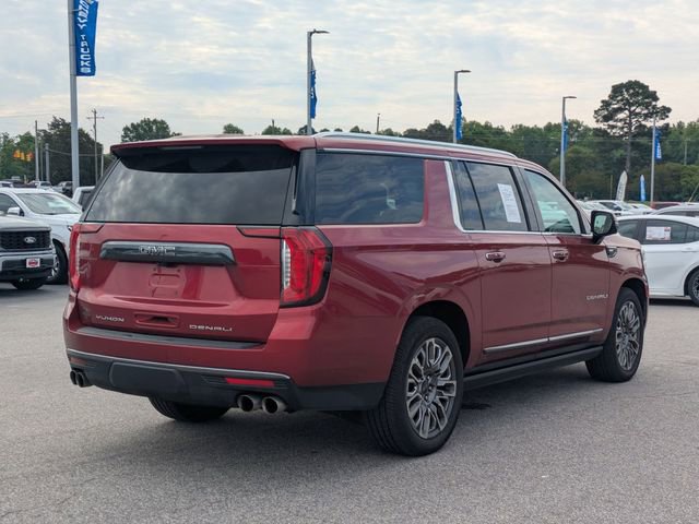 Used 2023 GMC Yukon XL Denali Ultimate AWD/4WD image 3