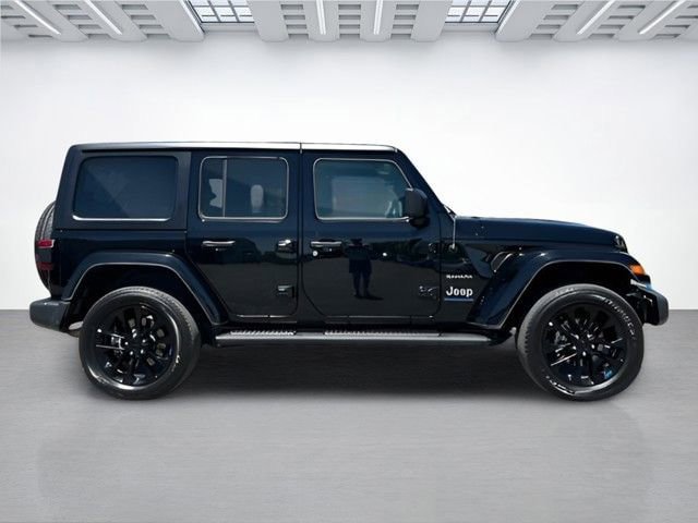 Used 2023 Jeep Wrangler Sahara AWD/4WD image 3