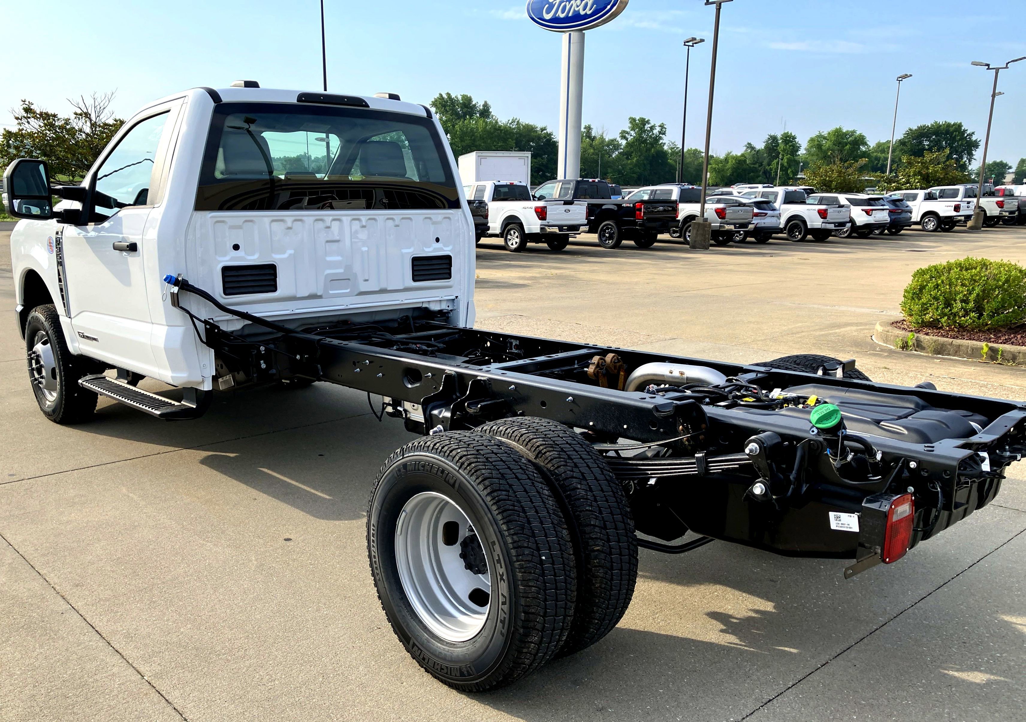 New 2025 Ford F350 XL w/ XL Chrome Package image 3