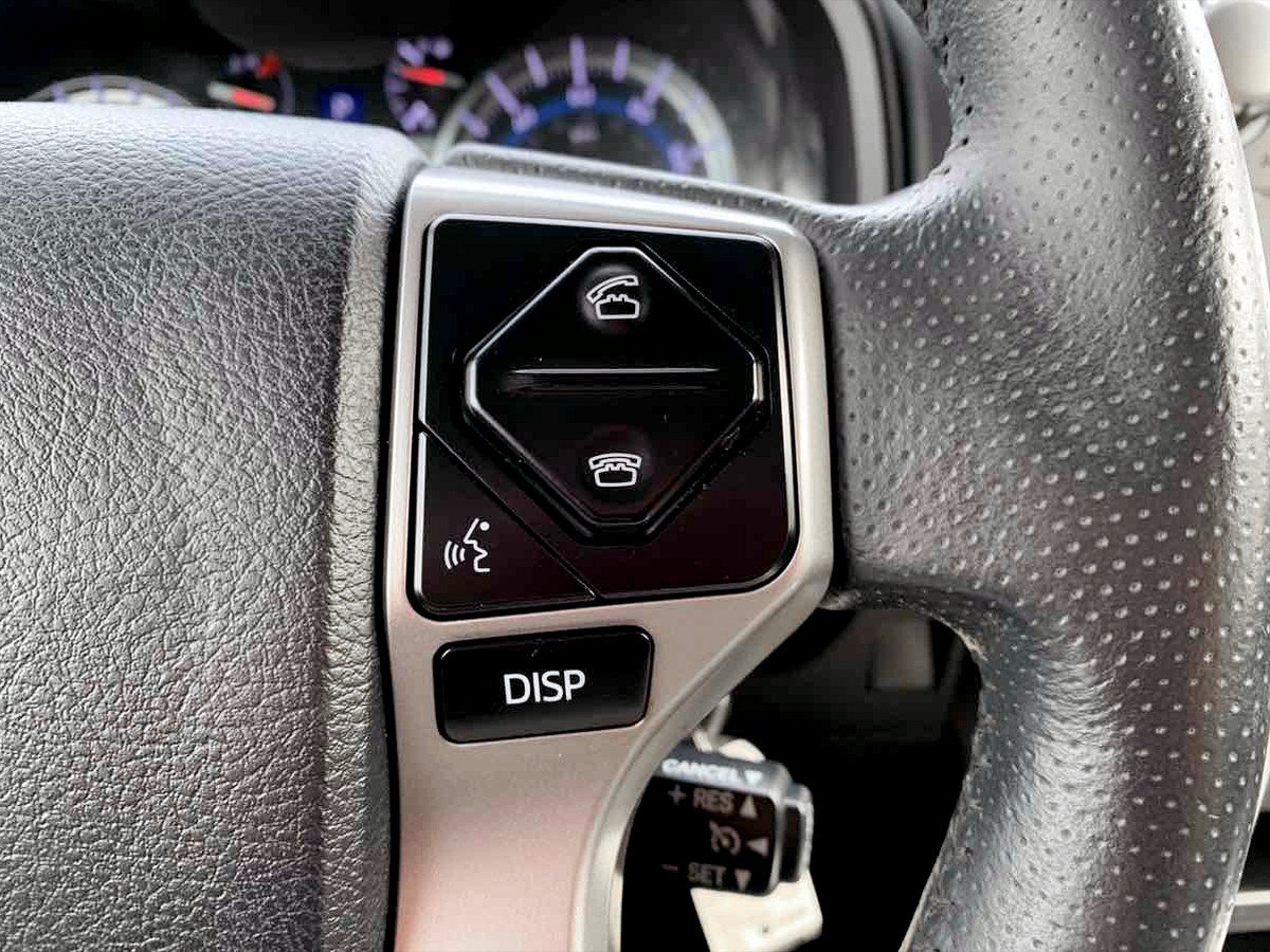 Used 2017 Toyota 4Runner SR5 AWD/4WD image 24