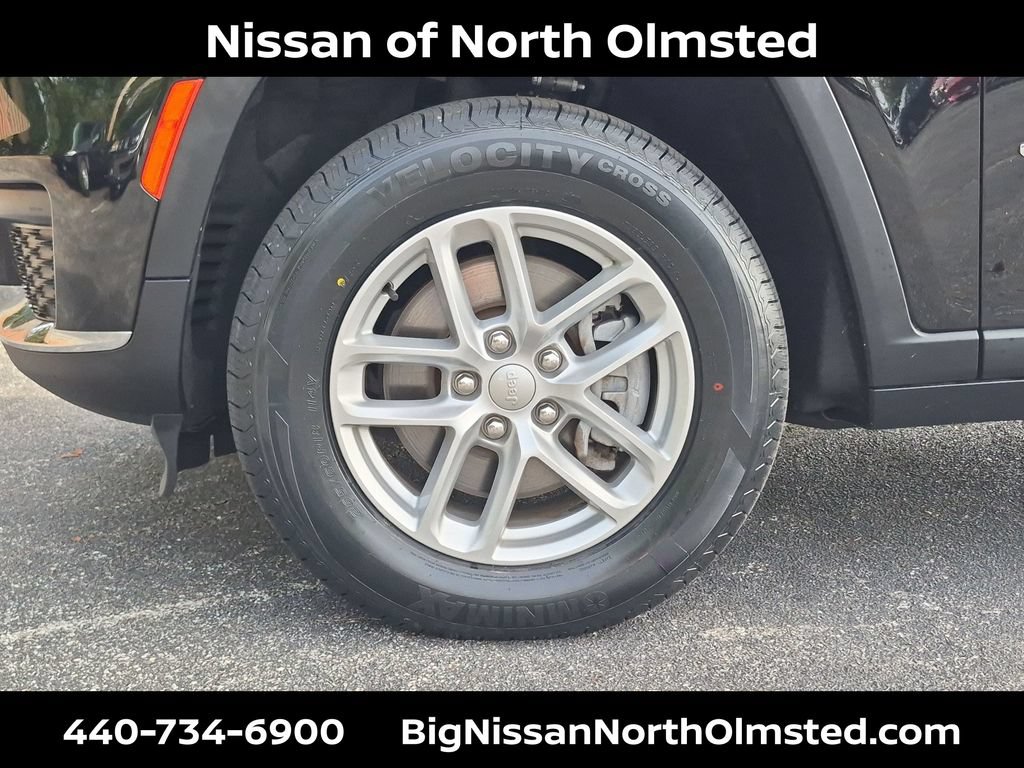 Used 2023 Jeep Grand Cherokee L Laredo AWD/4WD image 25