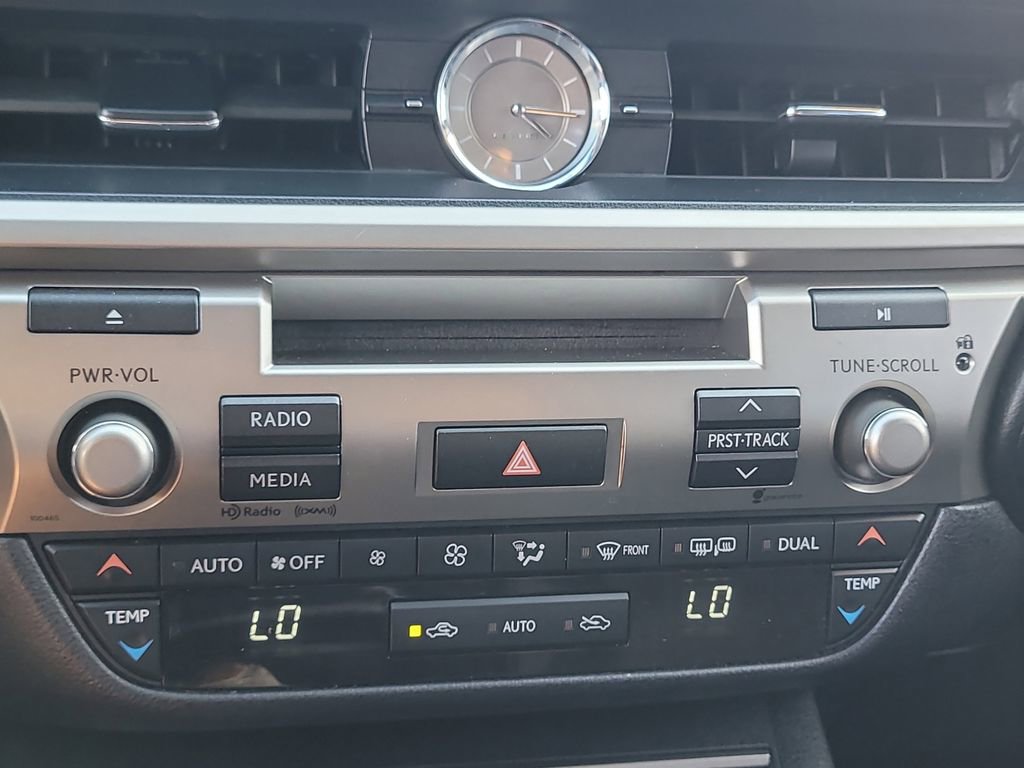 Used 2015 Lexus ES 350 w/ Premium Package image 22