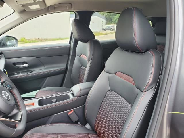 New 2026 Nissan Kicks SR w/ Cold Weather Package image 18