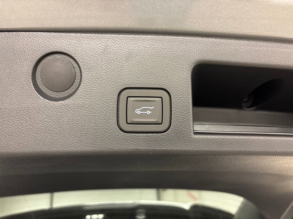 New 2026 GMC Terrain AT4 w/ Convenience Package III image 18