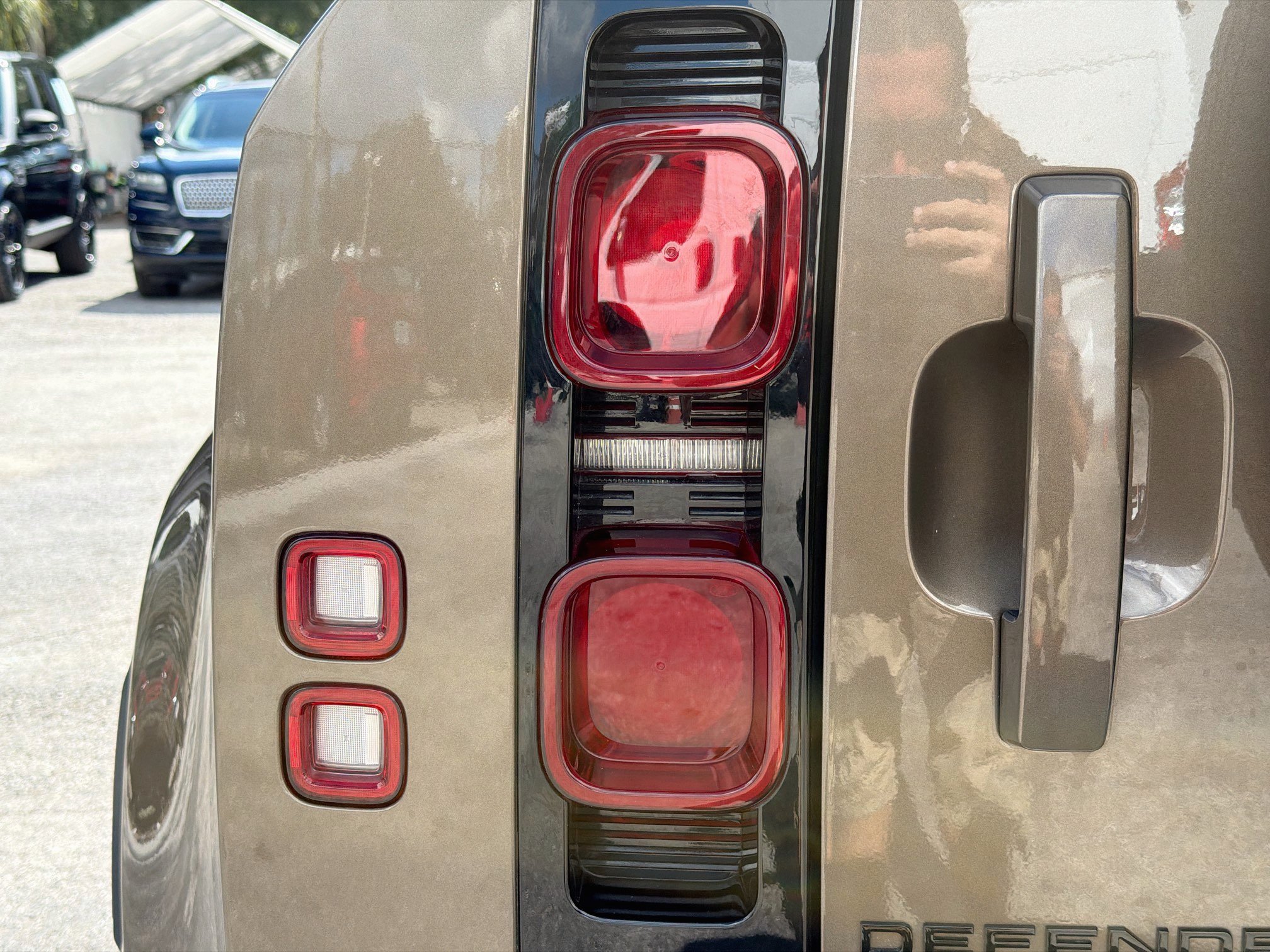 Used 2025 Land Rover Defender 110 S AWD/4WD image 10