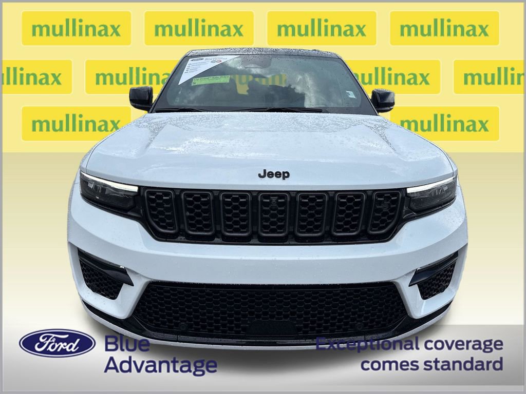 Used 2025 Jeep Grand Cherokee Summit AWD/4WD image 12