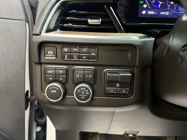 Used 2025 Chevrolet Suburban High Country w/ Sun And Tow Package image 21