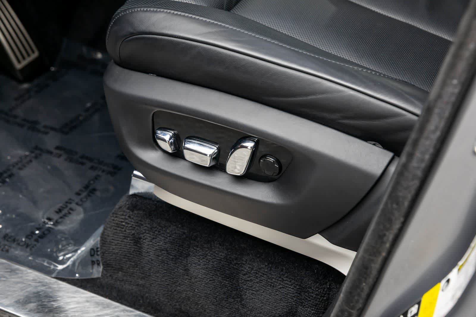 Certified 2022 Rolls-Royce Cullinan AWD/4WD image 12