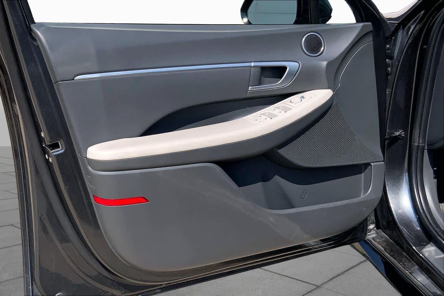 Used 2025 Hyundai Sonata SEL FWD image 22