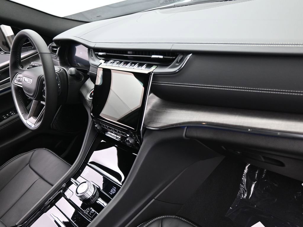 Used 2024 Jeep Grand Cherokee L Overland image 38
