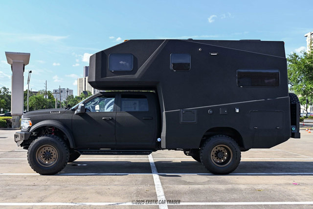 Used 2024 RAM 5500 4x4 Crew Cab image 3