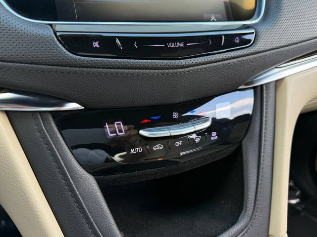 Used 2017 Cadillac XT5 FWD image 23