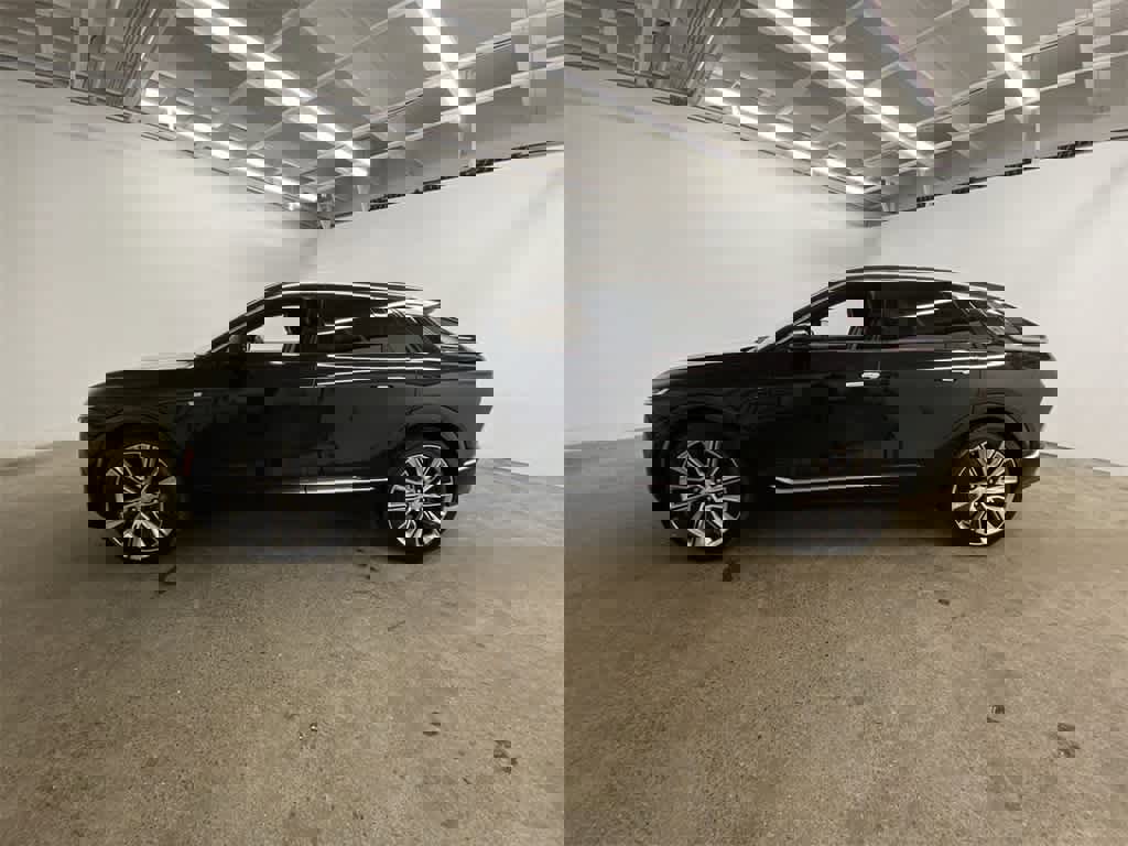 Certified 2024 Cadillac Lyriq Luxury image 3