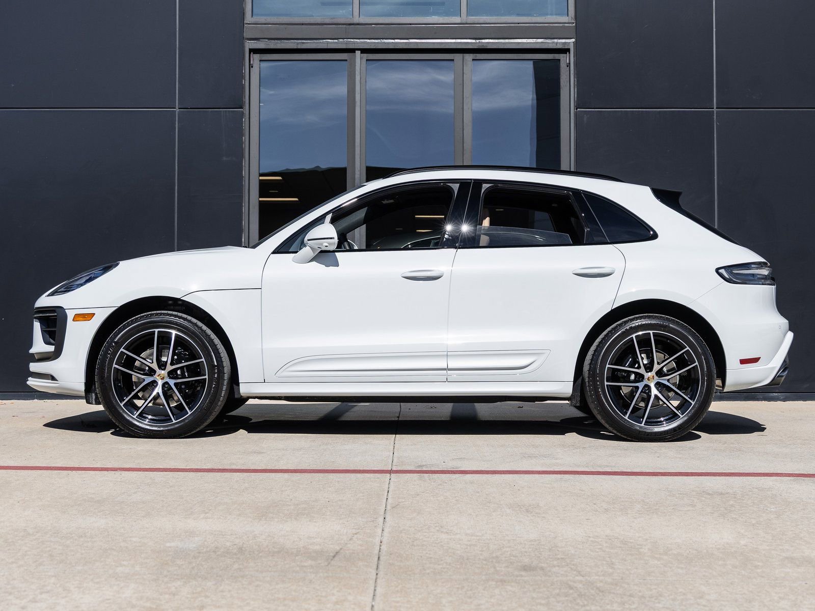 New 2026 Porsche Macan S image 2