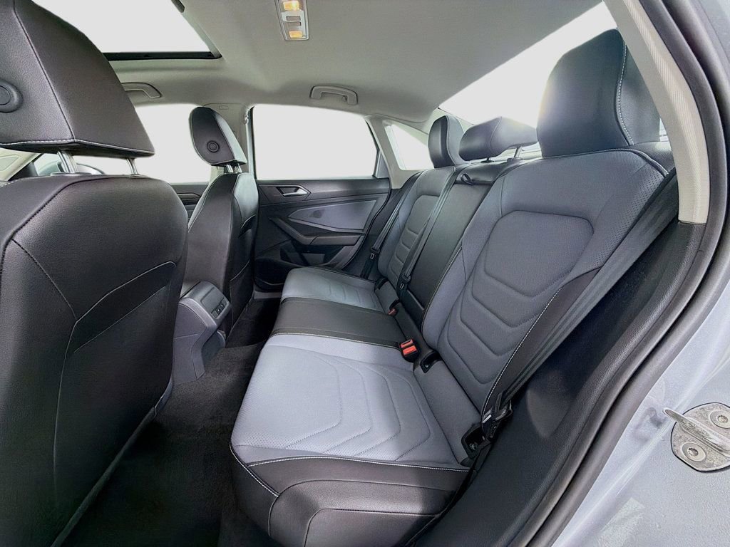 Used 2025 Volkswagen Jetta SEL image 26
