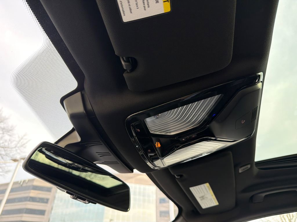 Used 2023 BMW M550i xDrive w/ Executive Package image 32