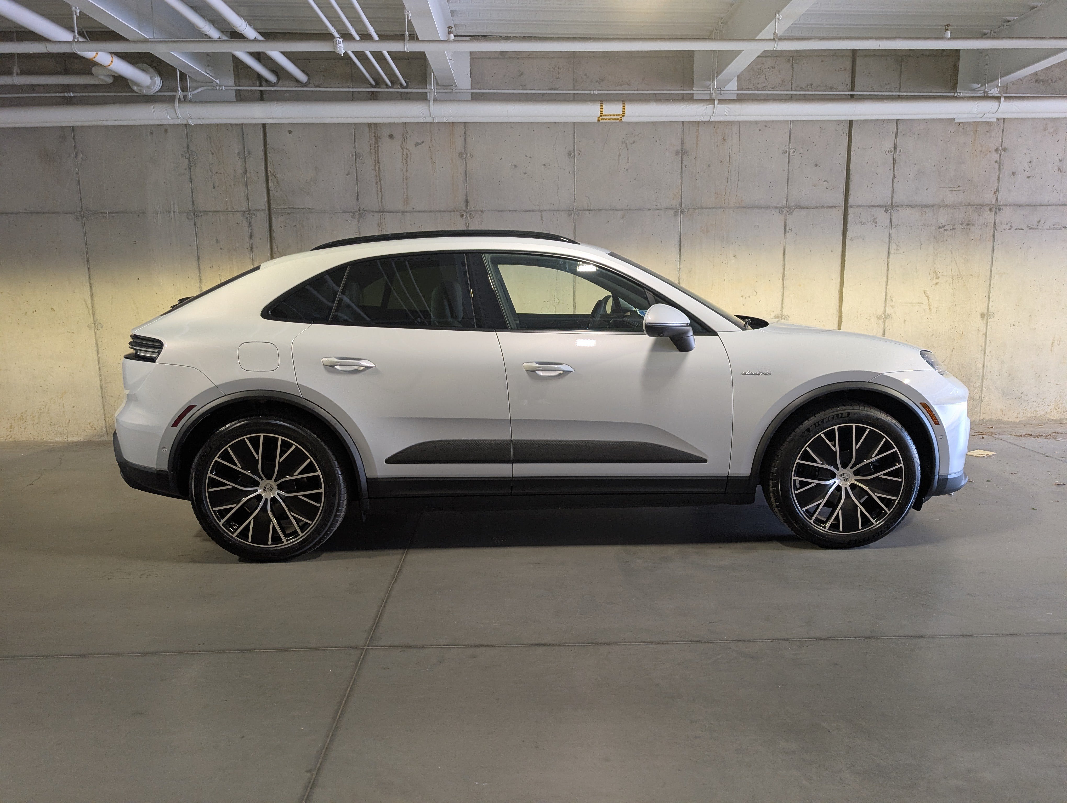 New 2026 Porsche Macan 4 Electric AWD/4WD image 10
