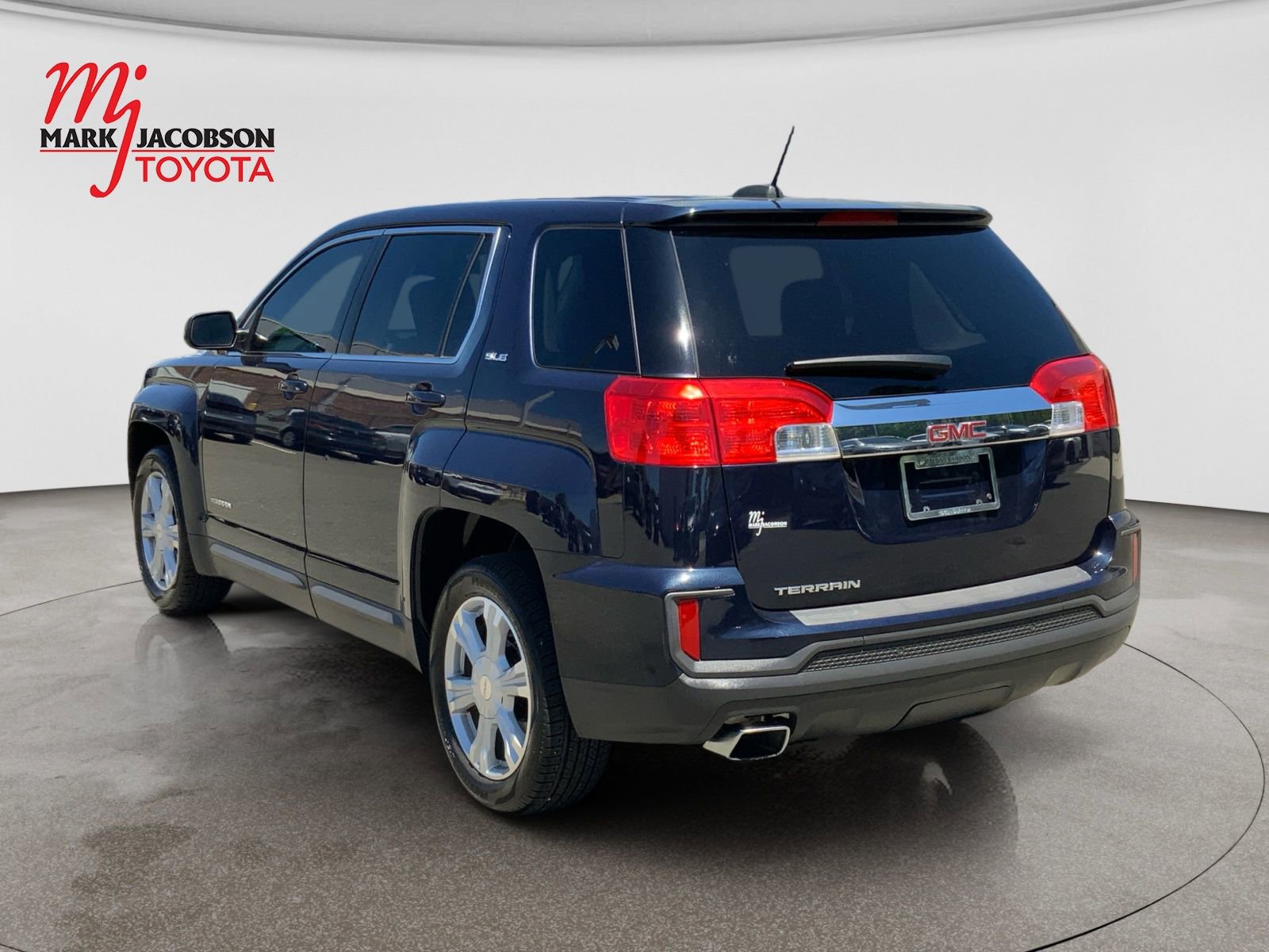 Used 2017 GMC Terrain SLE FWD image 8