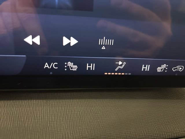 Used 2025 Buick Enclave Preferred image 22