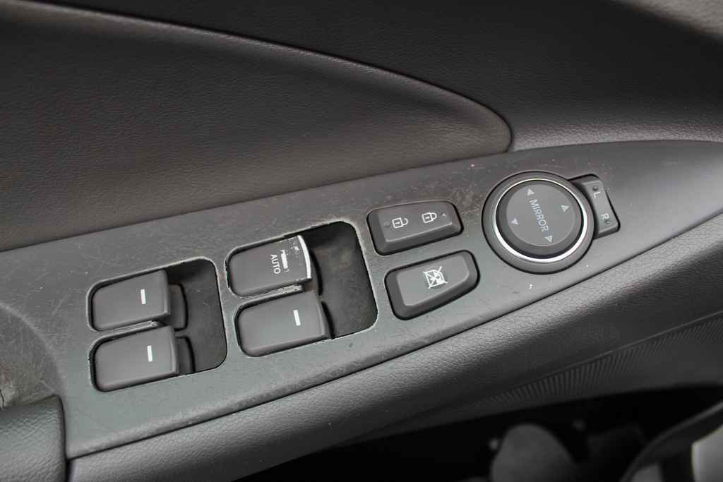 Used 2011 Hyundai Sonata Limited image 14