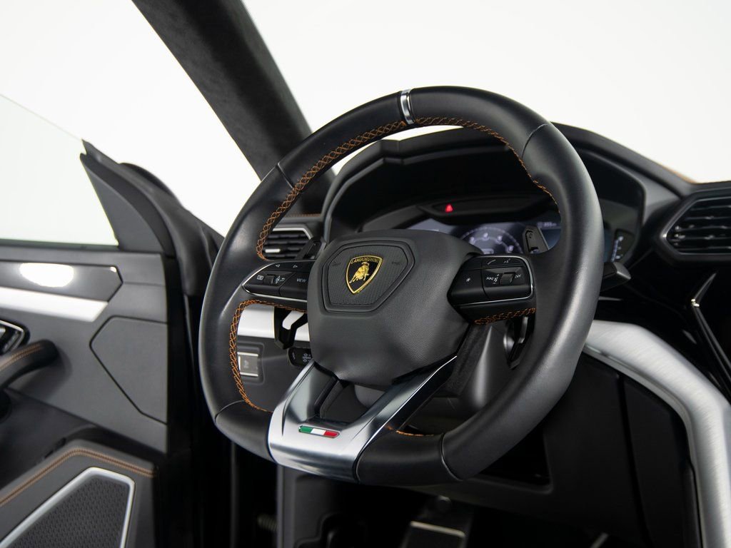 Used 2022 Lamborghini Urus image 26