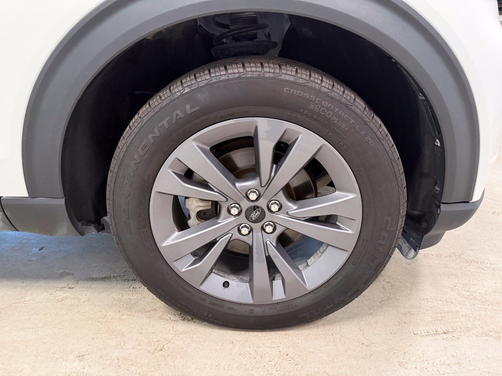 Certified 2023 Ford Explorer XLT w/ Equipment Group 202A AWD/4WD image 38