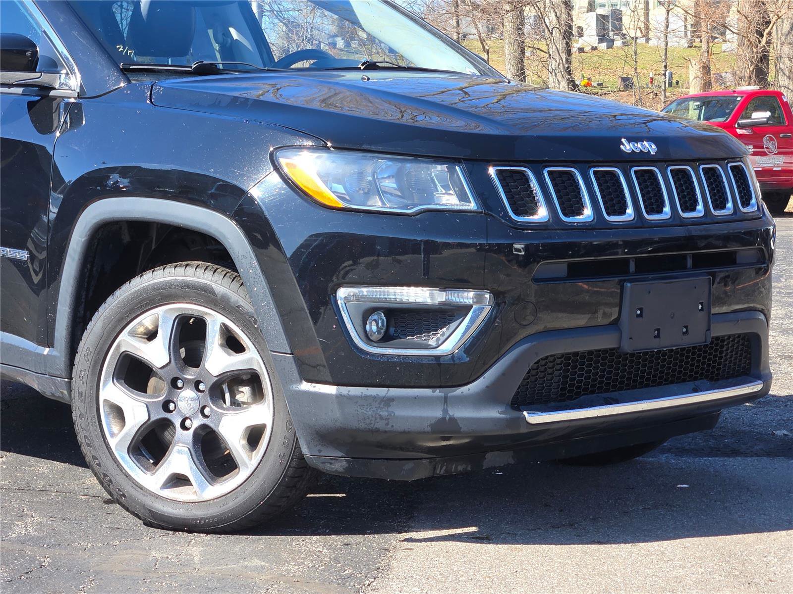 Used 2019 Jeep Compass Limited w/ Safety & Security Group image 2