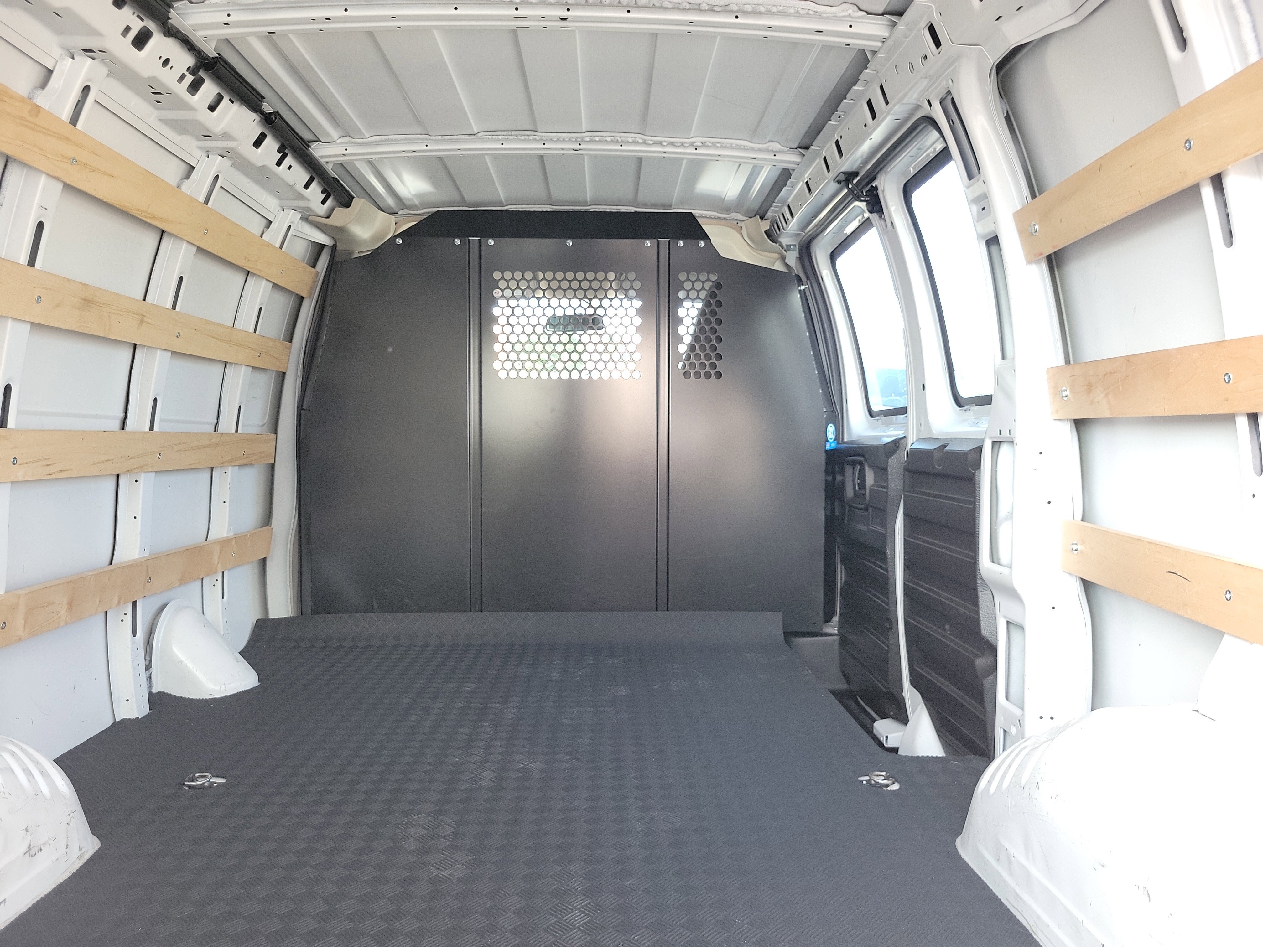 Used 2024 GMC Savana 2500 w/ Driver Convenience Package image 12