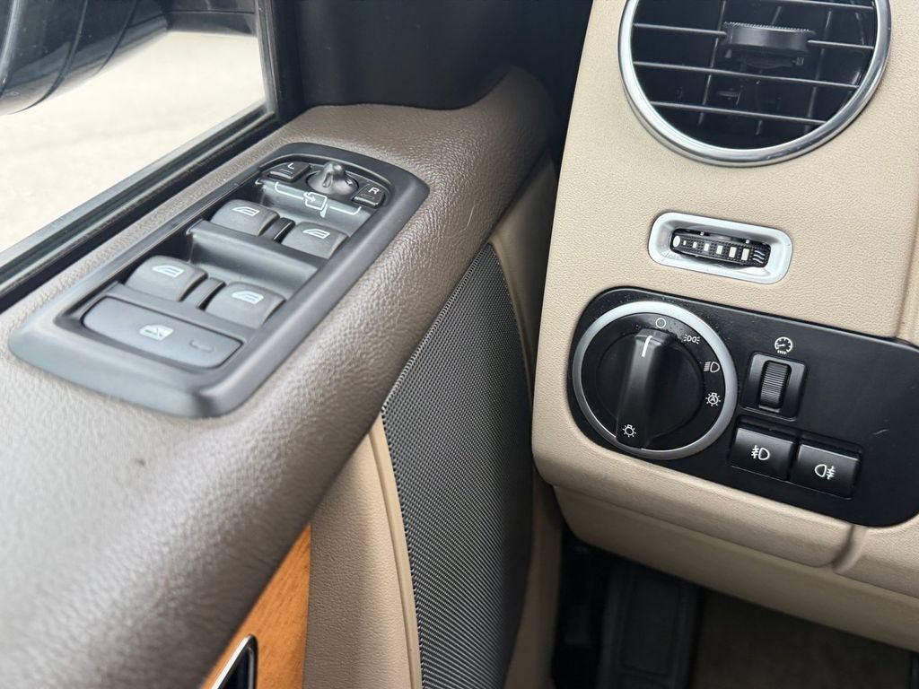Used 2015 Land Rover LR4 HSE AWD/4WD image 26