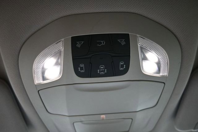Used 2023 Chrysler Pacifica Touring-L FWD image 32