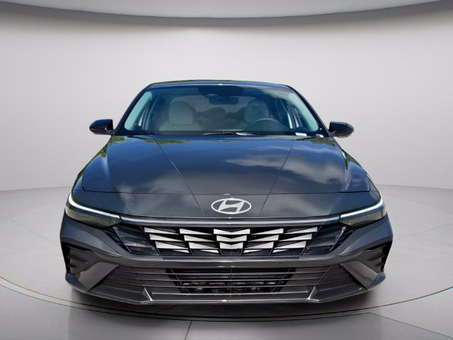 New 2026 Hyundai Elantra SEL Sport FWD image 3