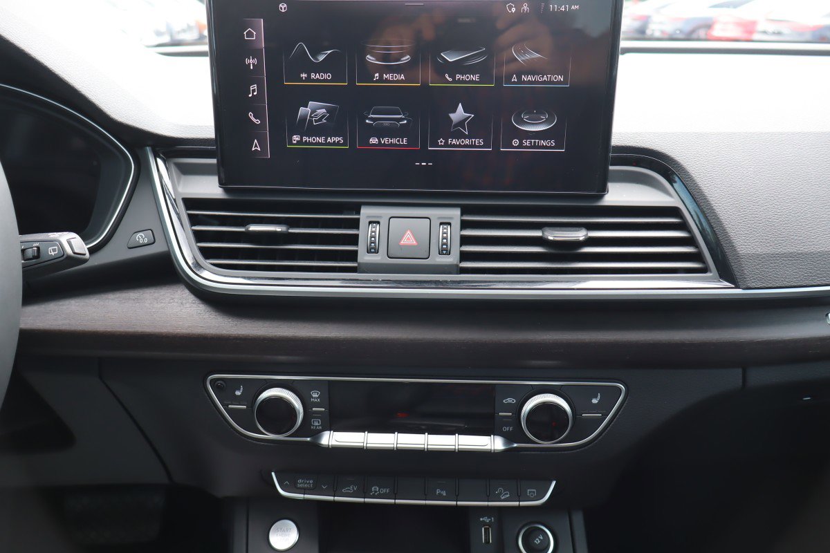 Used 2025 Audi Q5 e Premium image 11