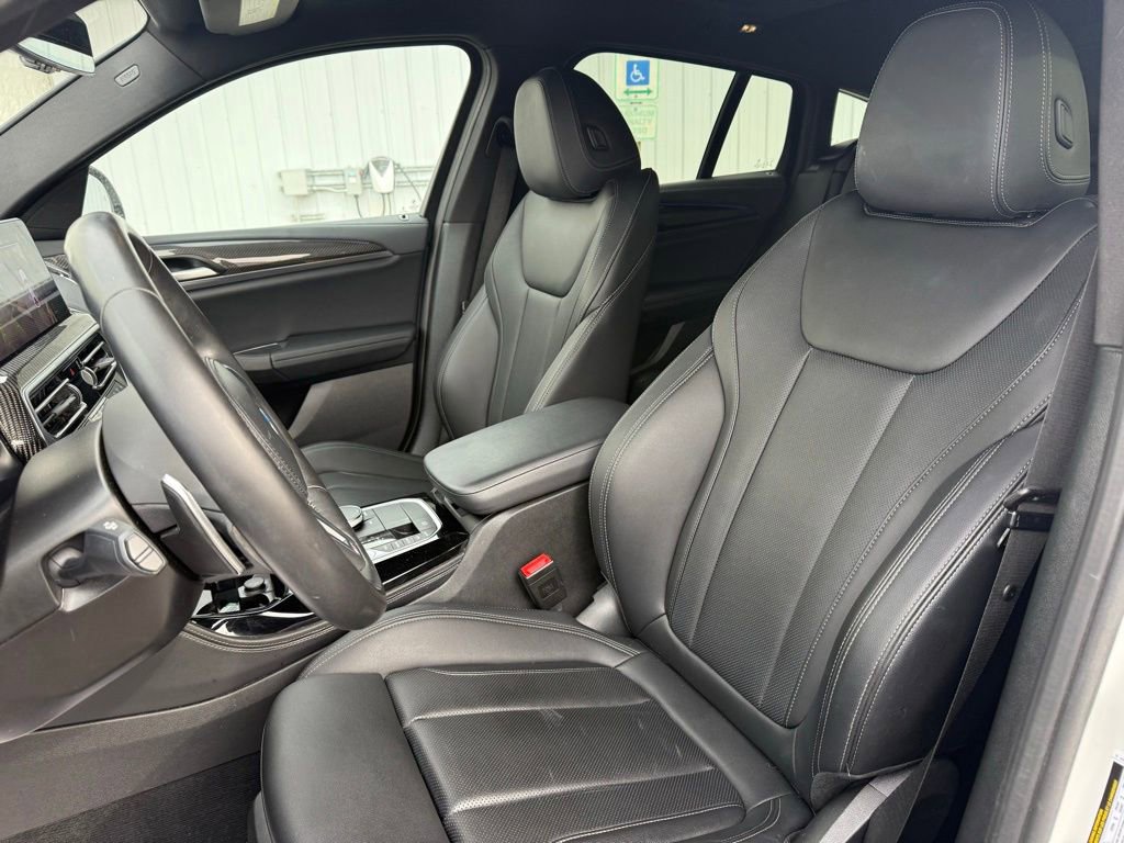 Used 2024 BMW X4 M40i w/ Premium Package image 8