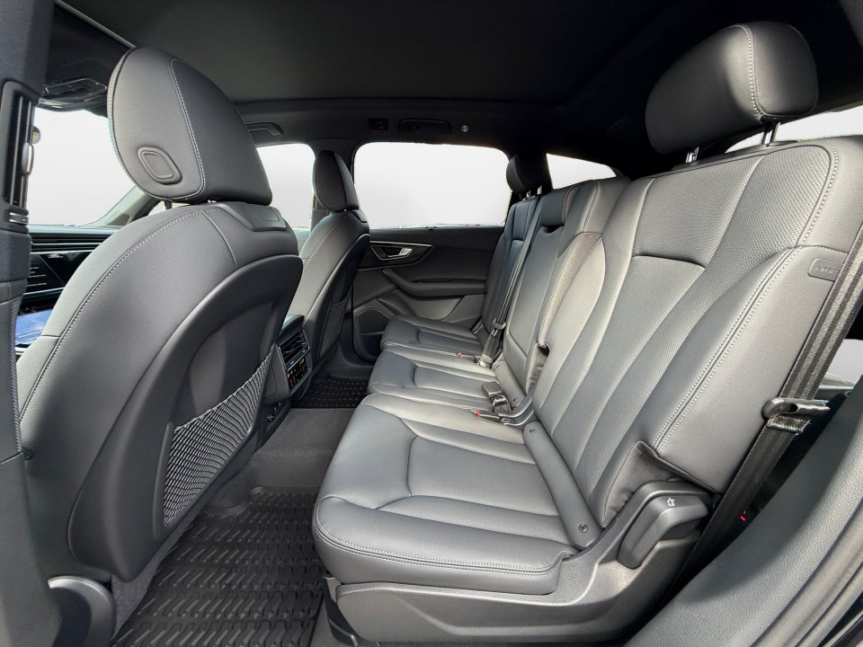 New 2026 Audi Q7 3.0T Premium Plus AWD/4WD image 13