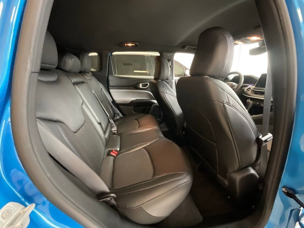 Used 2024 Jeep Compass Latitude image 21