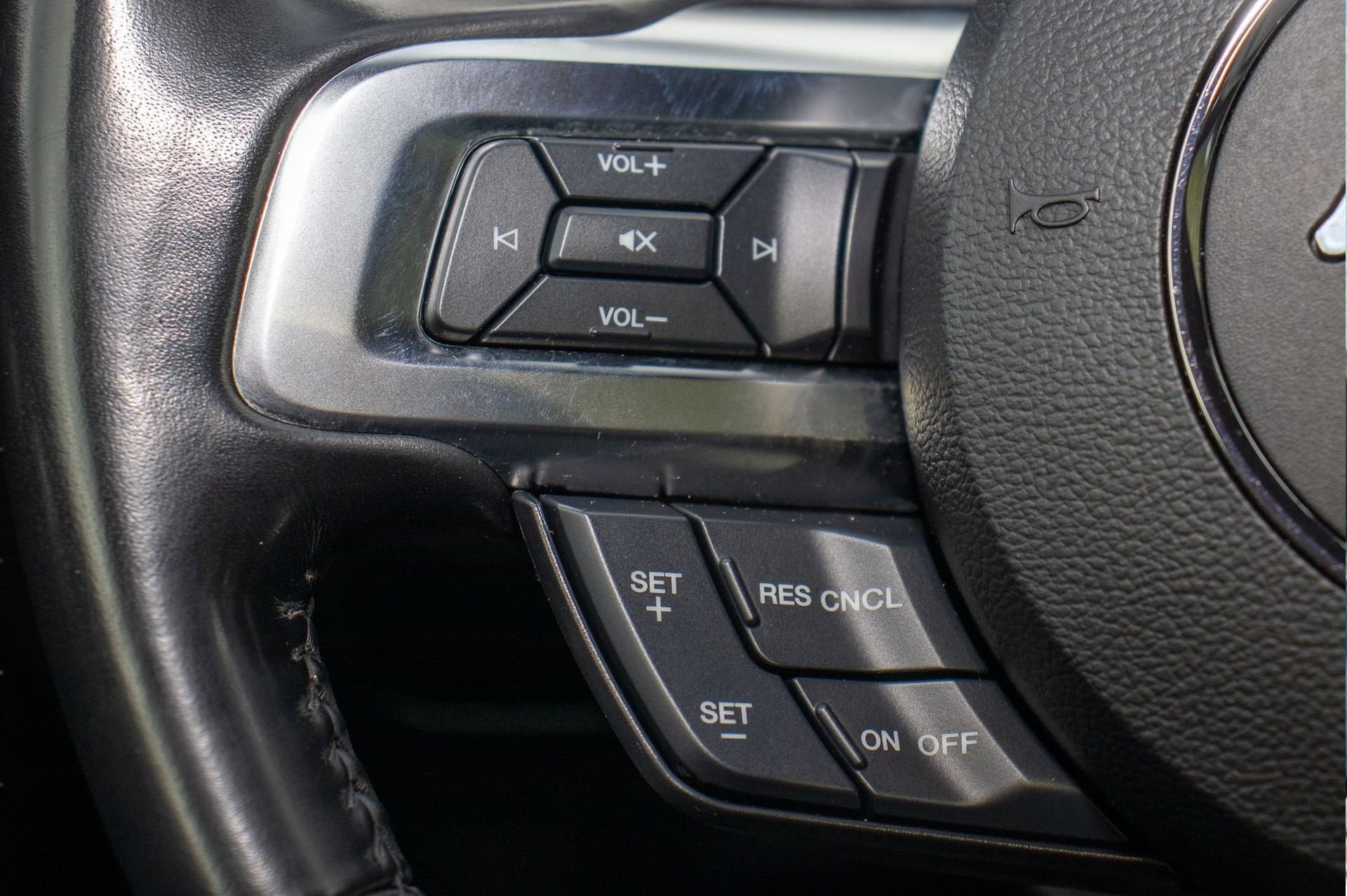 Used 2019 Ford Mustang Premium w/ Ecoboost Performance Package image 25