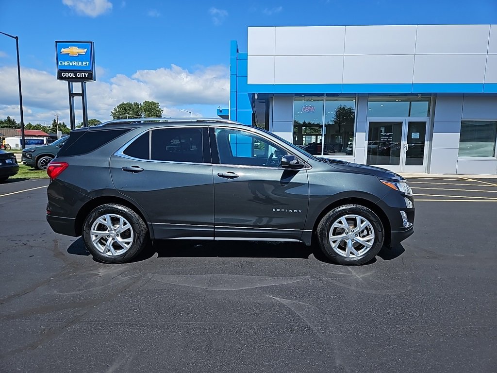 Used 2020 Chevrolet Equinox LT image 2