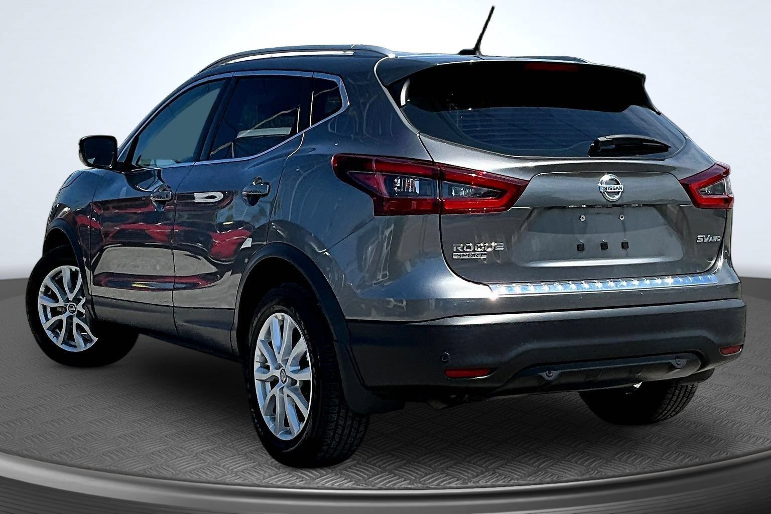 Used 2020 Nissan Rogue Sport SV AWD/4WD image 3
