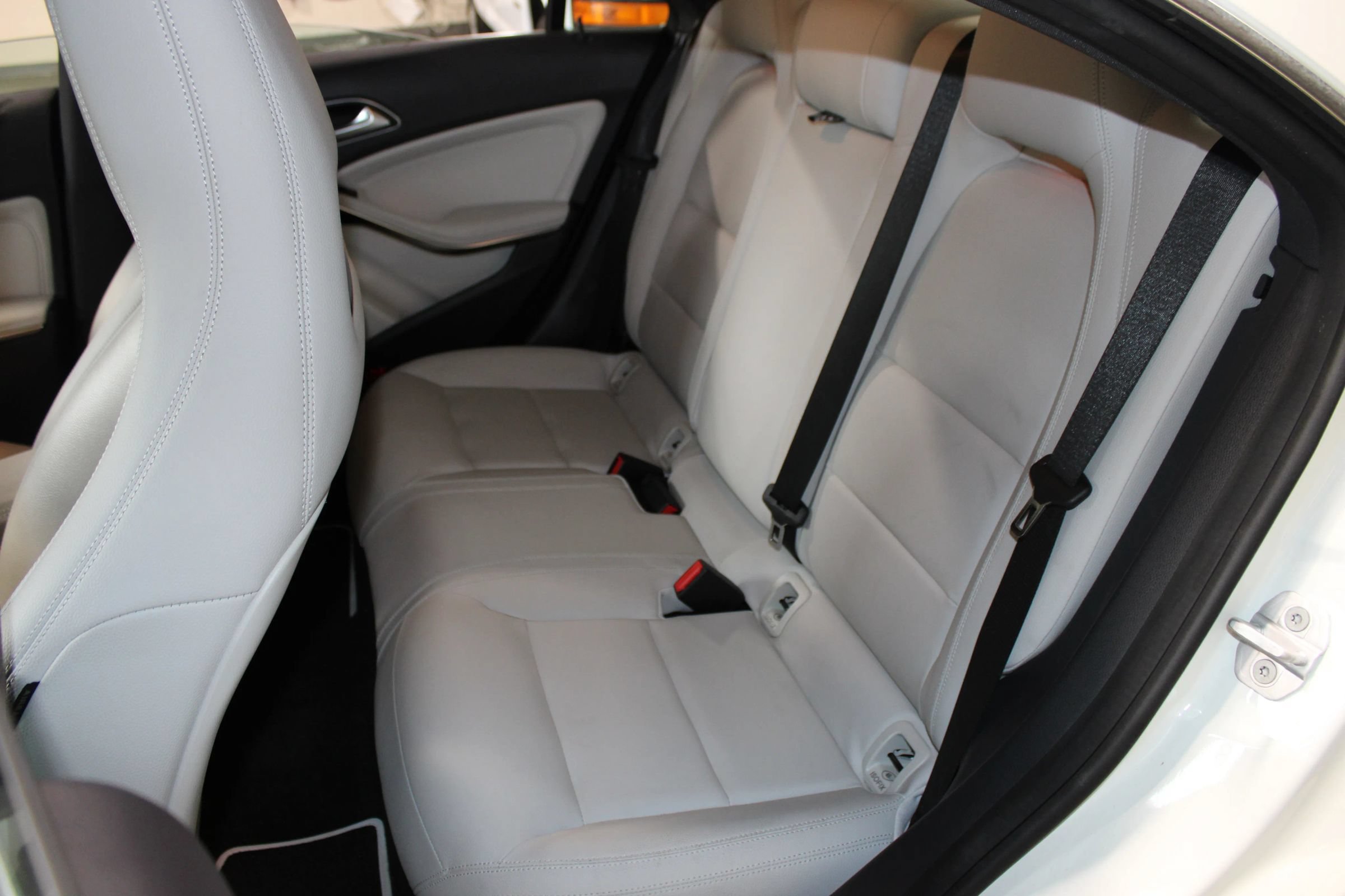 Used 2014 Mercedes-Benz CLA 250 image 23