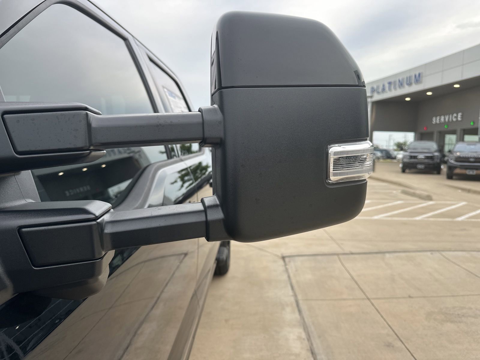 New 2025 Ford F350 Platinum w/ FX4 Off-Road Package AWD/4WD image 9
