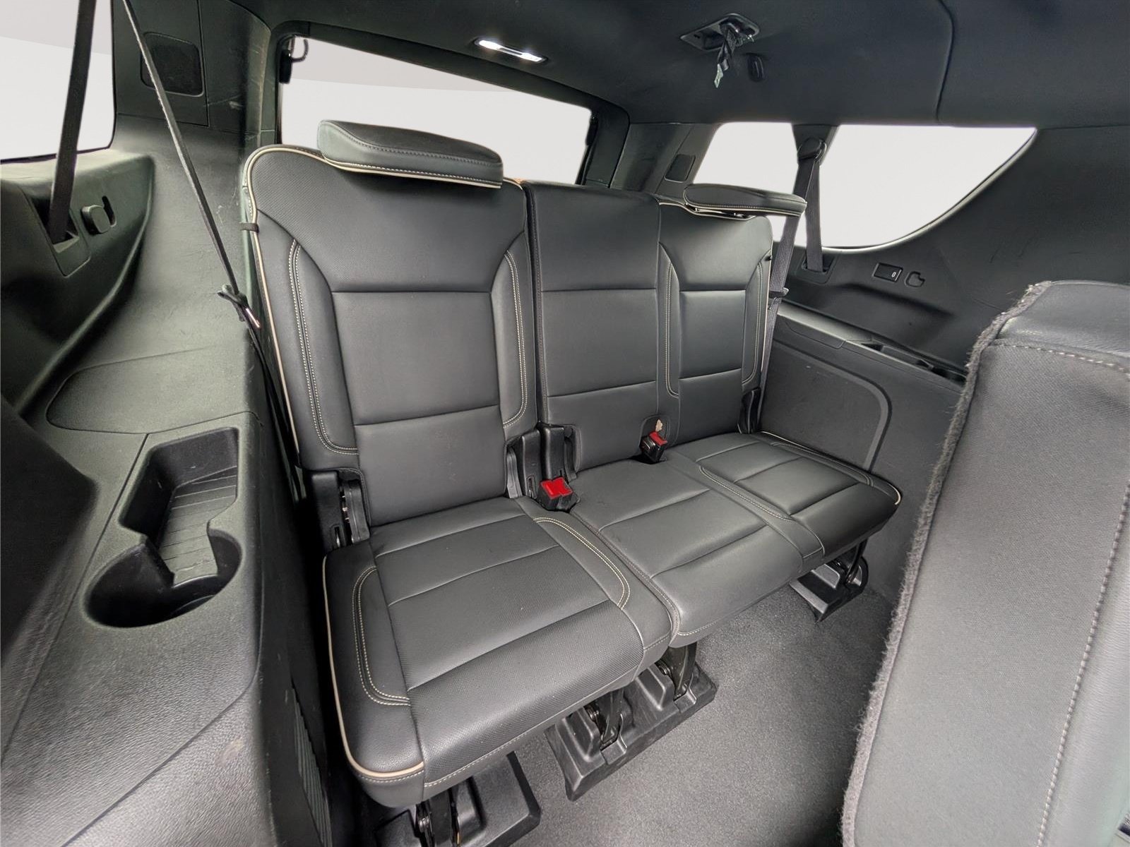 Used 2024 Chevrolet Suburban Premier RWD image 14