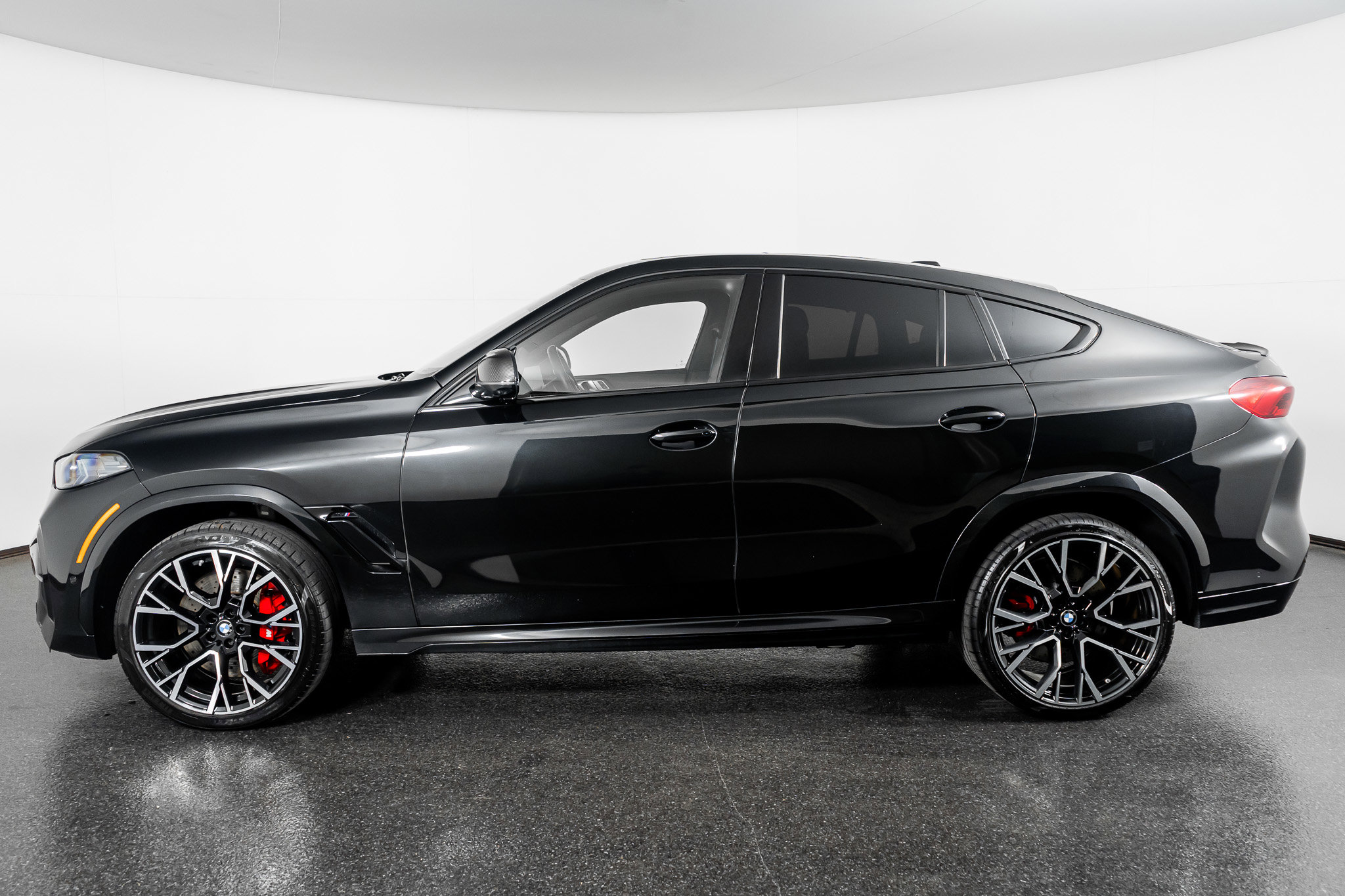 Used 2025 BMW X6 M Competition image 16