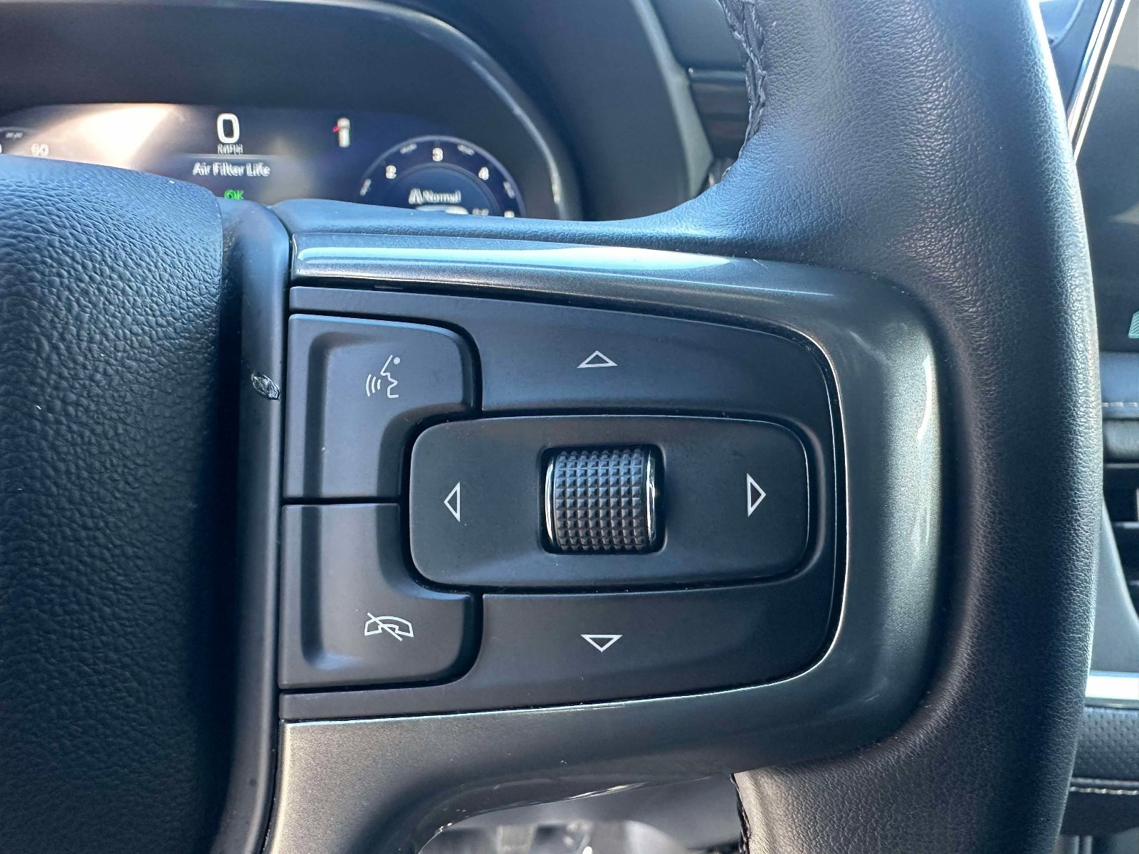 Certified 2023 Chevrolet Suburban Premier image 18